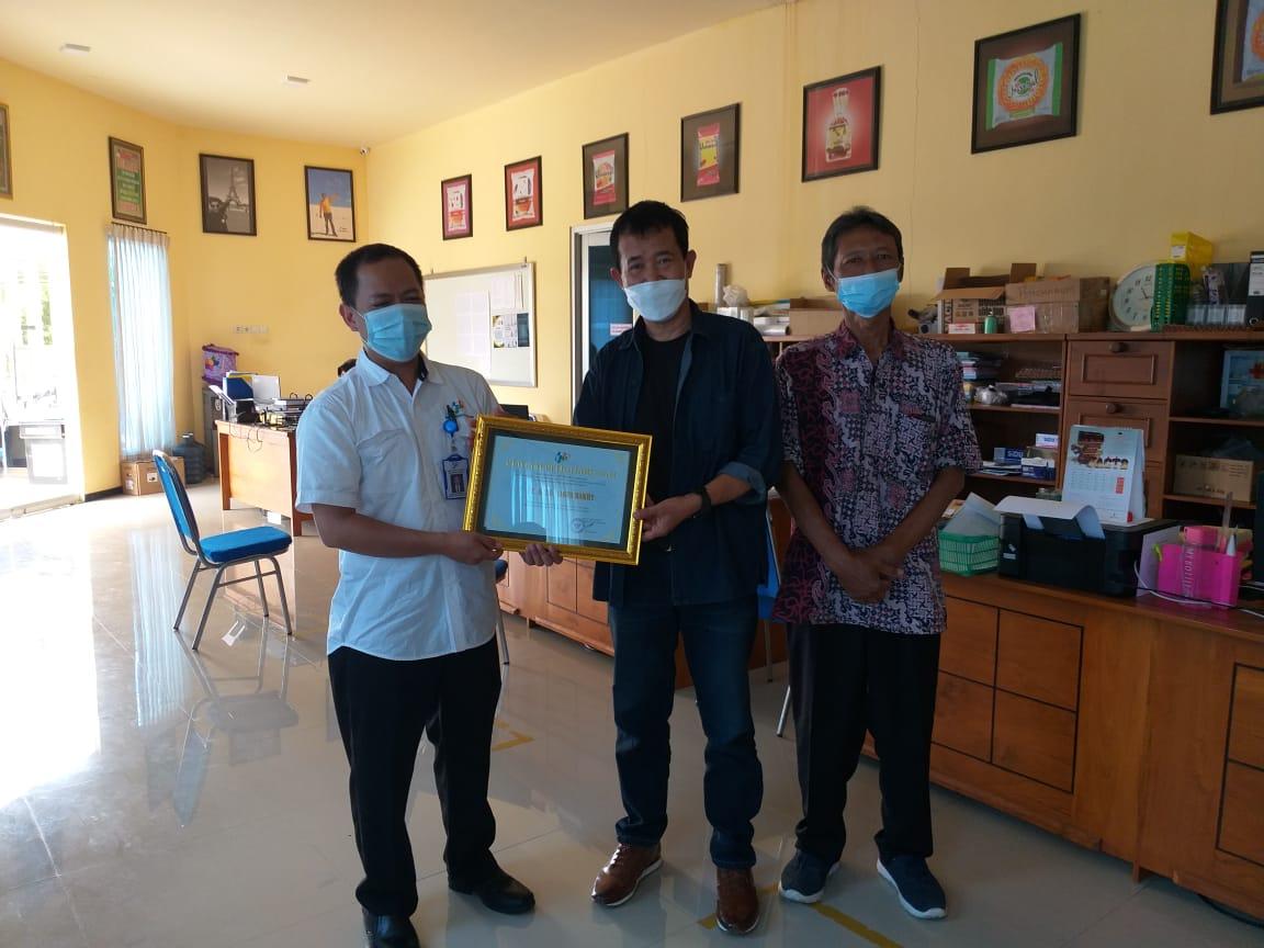 Submission of Certificate of Appreciation to 2021 Annual IBS Respondents, PT Bayu Bagus Bakry, Baron