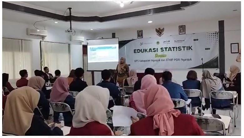 Website socialization to STKIP and STIE Nganjuk students